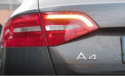 Audi A4 Avant Semi-Dynamic Indicators